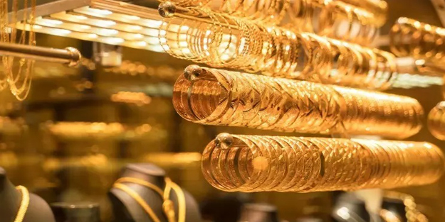 Altın fiyatlarında kan kaybı yaşıyor! Rekor seviyeden dönüldü geri dönüş bekleniyor