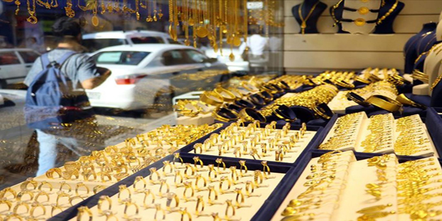 Altın fiyatlarında yeni seviyeler şekilleniyor! Geri çekilme sürüyor alıma kapı aralandı