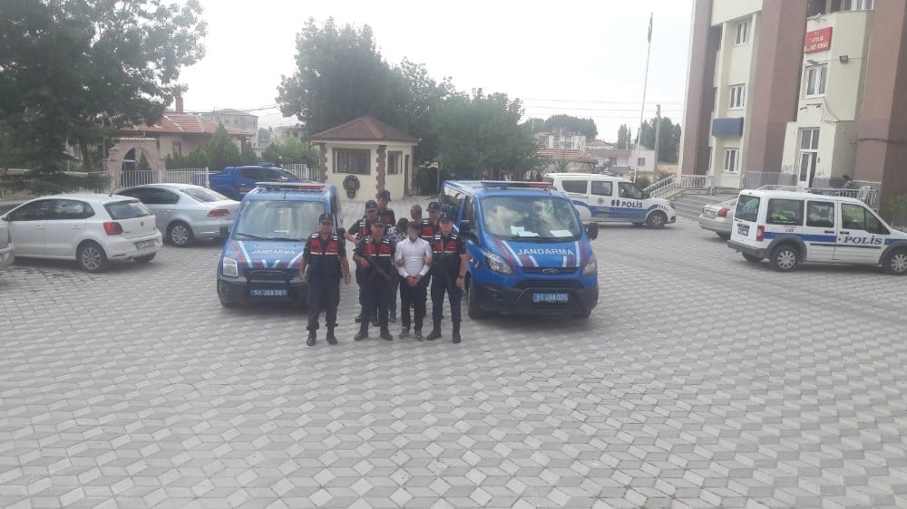 Altın hırsızları yakalandı 
