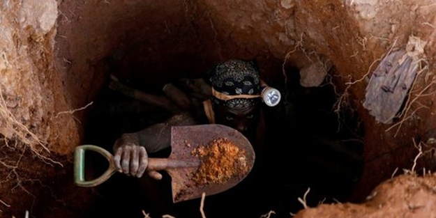 Altın madeninin giriş noktaları kapatıldı: 300 kaçak madenci mahsur kaldı