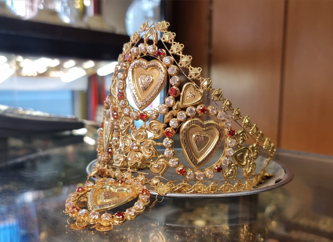 ‘Altın taç’ı çalan hırsız yakalandı