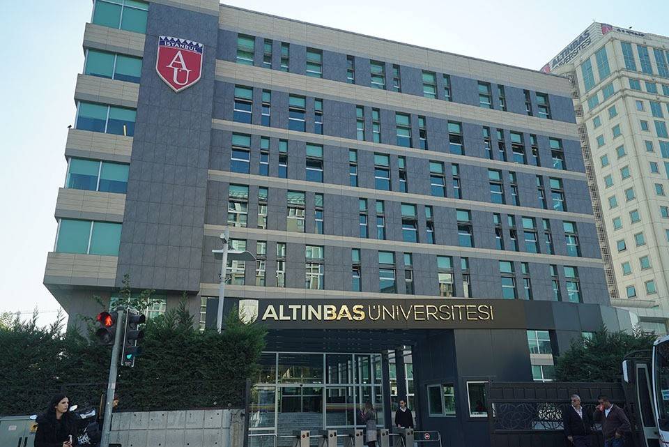 Altınbaş Üniversitesi 40 Öğretim Üyesi alıyor