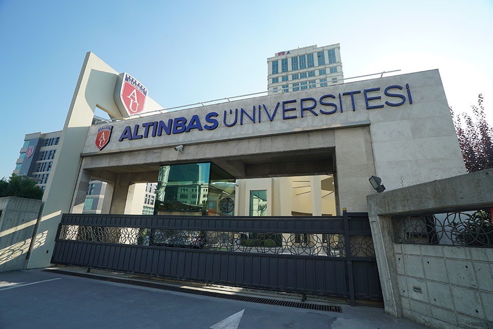 Altınbaş Üniversitesi öğretim üyeleri alıyor
