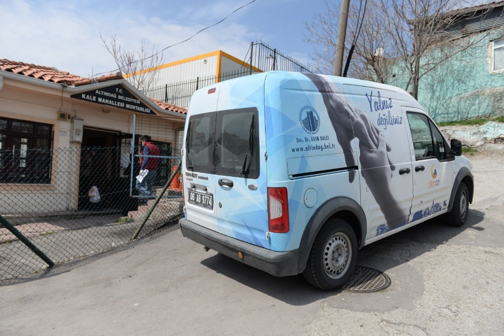 Altındağ’da muhtarlara temizlik kolisi 