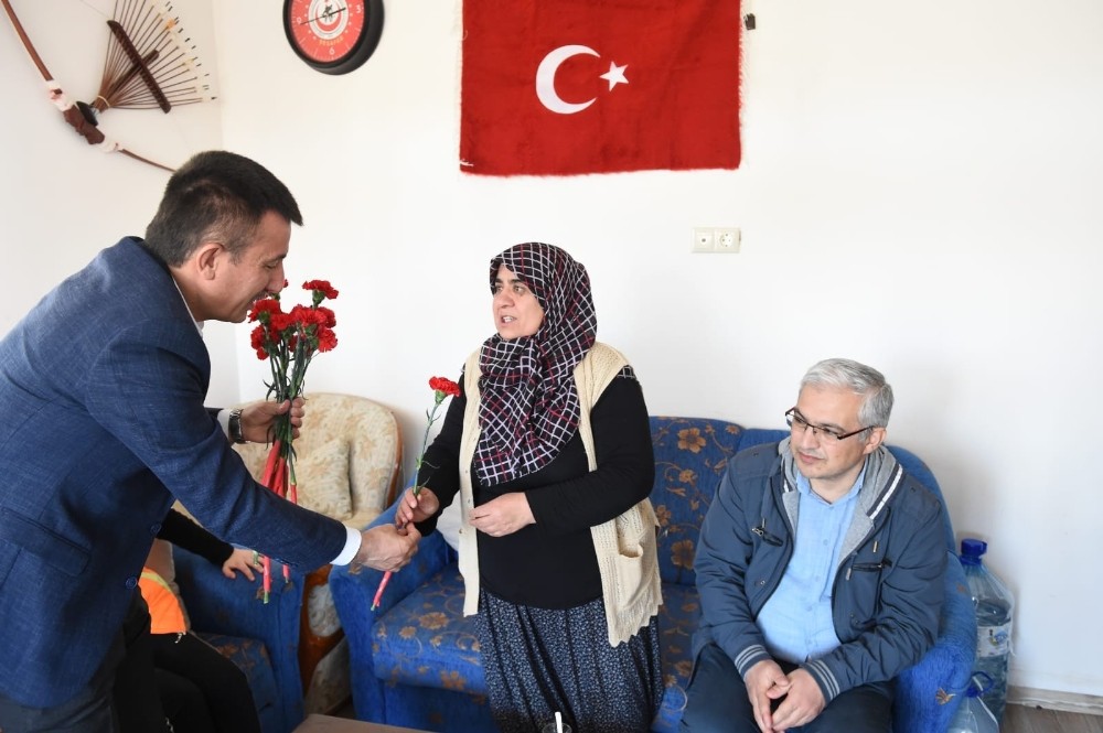 Altındağlı kadınlara 8 Mart sürprizi 
