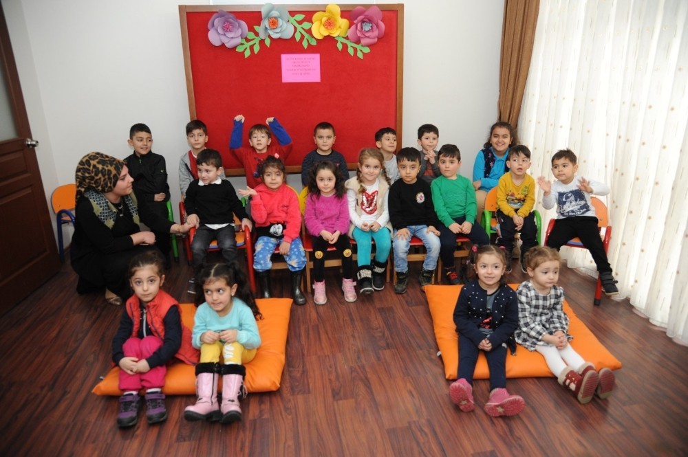 Altındağlı kadınlardan çocuklara tiyatro 