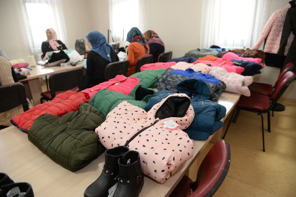 Altındağlı kadınlardan çocuklara yeni yıl hediyesi 