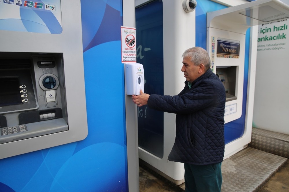 Altınordu’da ATM’lere dezenfektan 