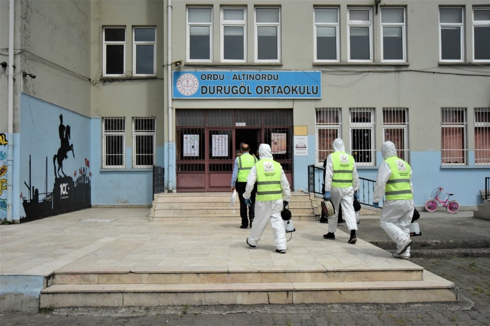 Altınordu’da sınav öncesi okullar dezenfekte ediliyor 