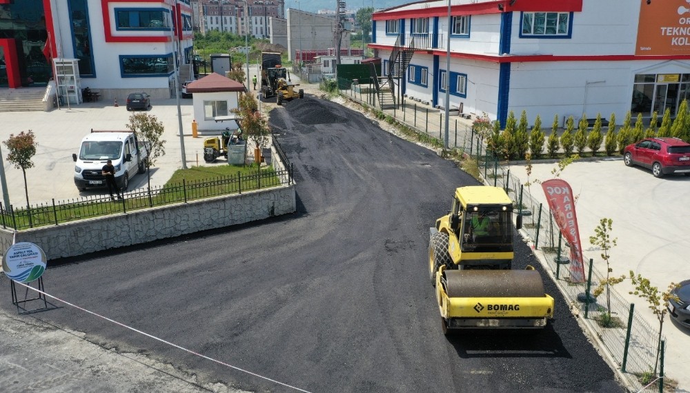 Altınordu’da yollar asfalt konforuyla buluşmaya devam ediyor 