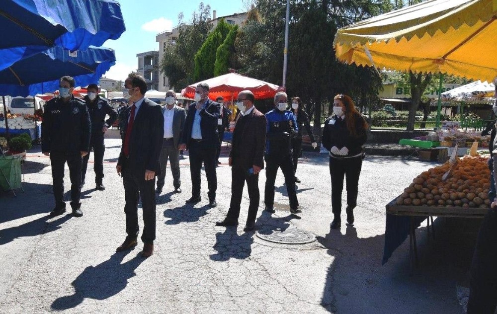 Altınova Semt Pazarı’nda sıkı denetim 