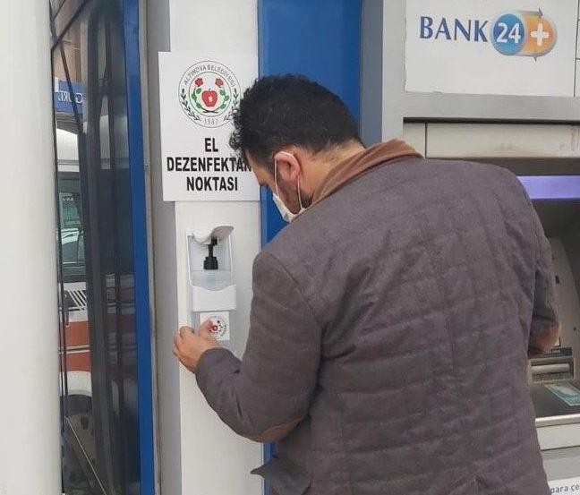 Altınova’da dezenfektan noktaları oluşturuldu 