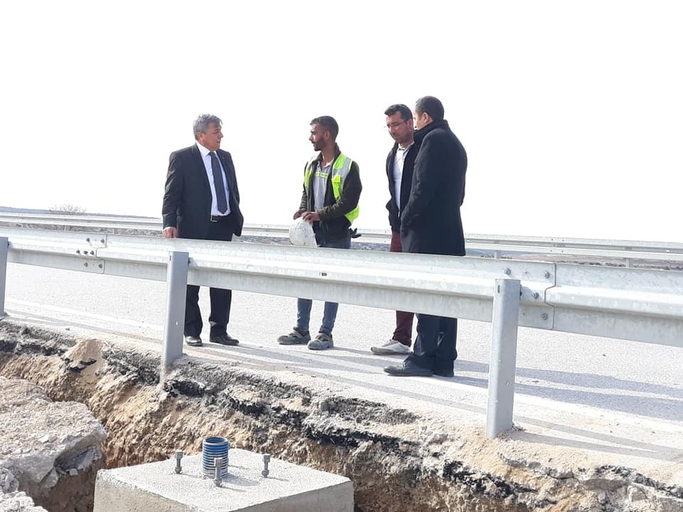 Altıntaş’ta çevre yolu aydınlatma çalışmaları 