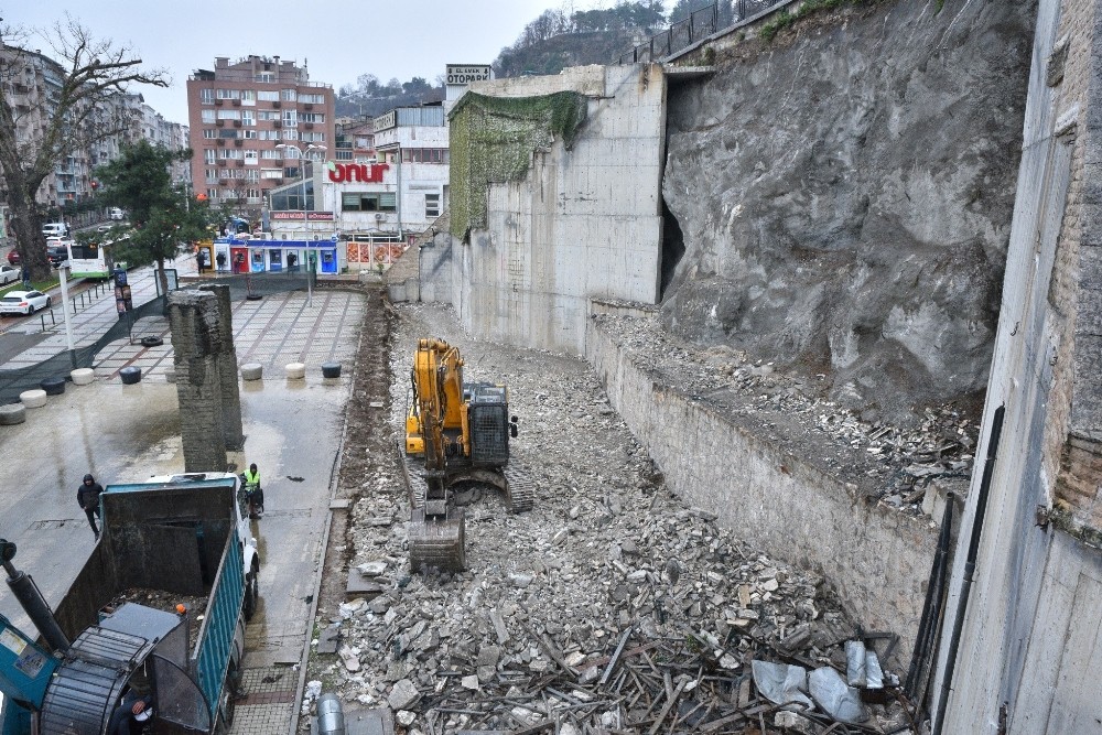 Altıparmak Meydanı’nda ’güvenlik’ düzenlemesi 