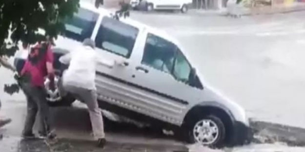 Altyapı eksikliği kendini gösterdi! Ankara'da yollar göle döndü