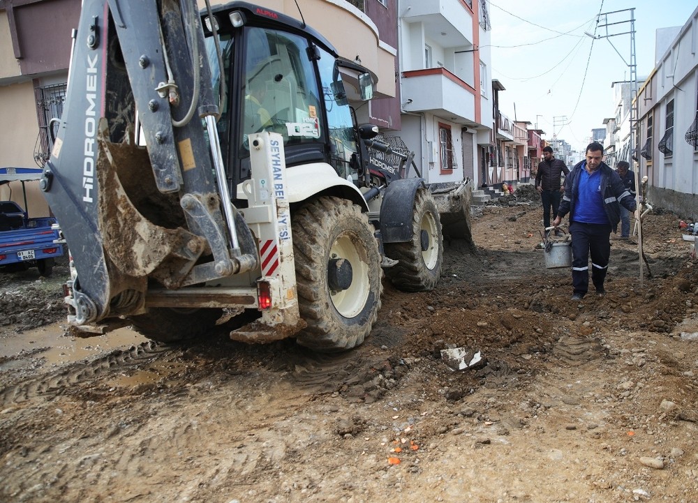 Altyapı tamamlanıyor stabilize yol yapılıyor 