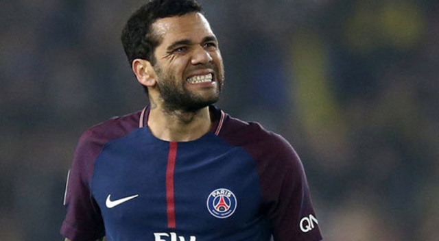 Alves'ten Beşiktaşlı Adriano'ya teşekkür!