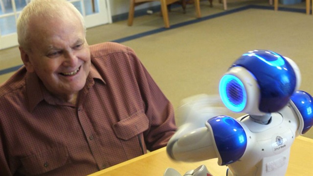 Alzheimer hastaları için geliştirilen robot ilgi çekiyor