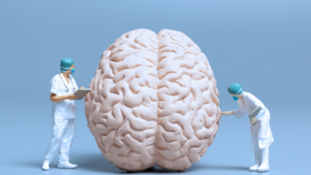 Alzheimer hastalığının belirtileri ve tedavisi! Aman dikkat: 80 yaş üstünde üç kişiden en az biri Alzheimer!