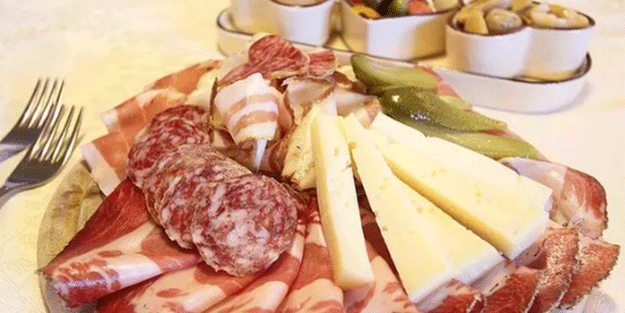 Aman dikkat beyin hücrelerini öldürüyor! İşte kesinlikle yenmemesi gereken 11 besin