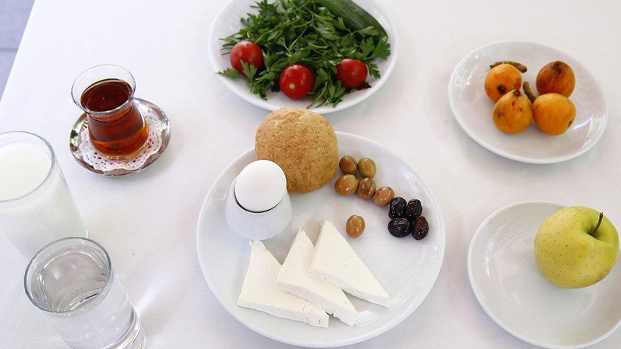 Aman dikkat edin! Bu hatalar gün boyu açlık ve halsizlik yapıyor