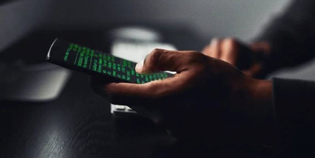 Aman dikkat hemen silin! İşte para çalan telefon uygulamaları