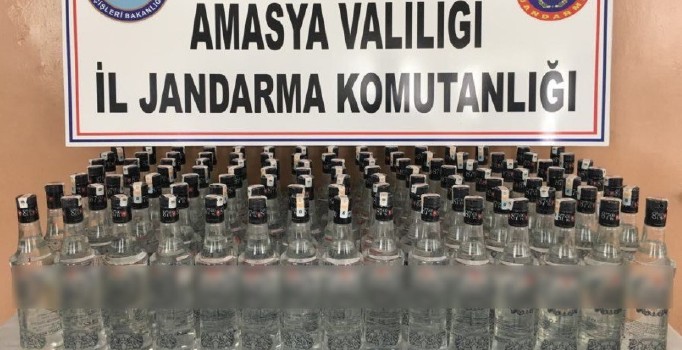 Amasya’da 107 şişe kaçak içki ele geçirildi
