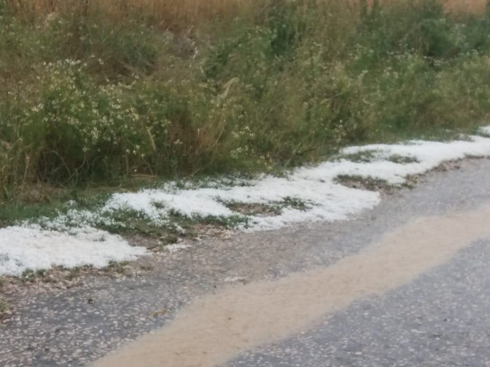 Amasya’da ceviz büyüklüğündeki dolu, tarım alanlarını vurdu 