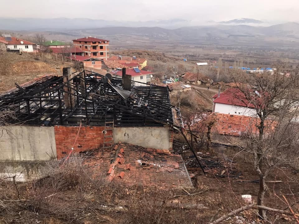 Amasya’da ev yangını 