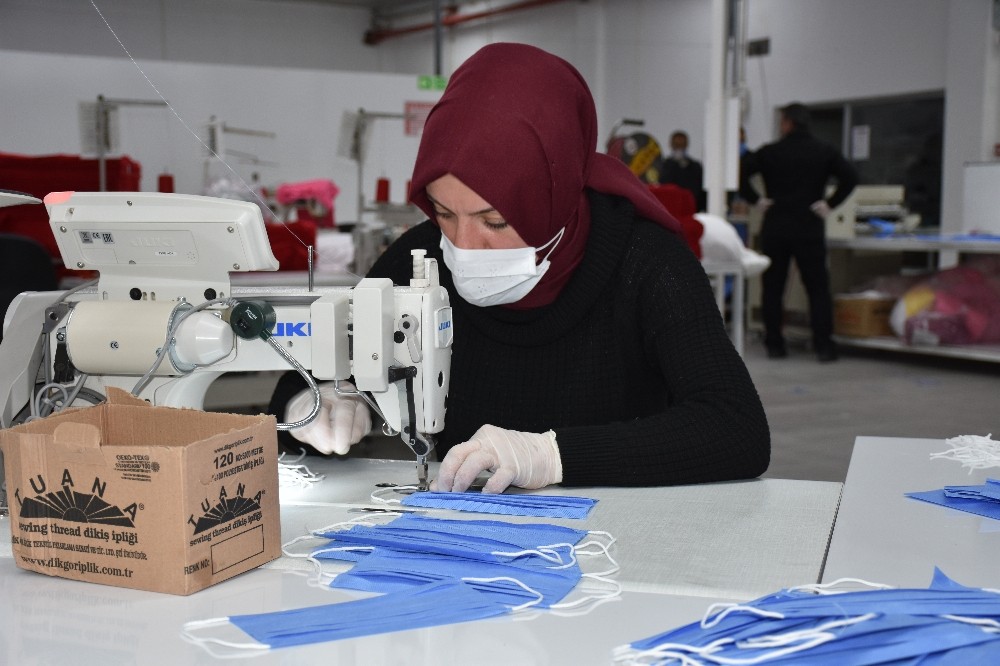 Amasya’da evde kalanlara maske 