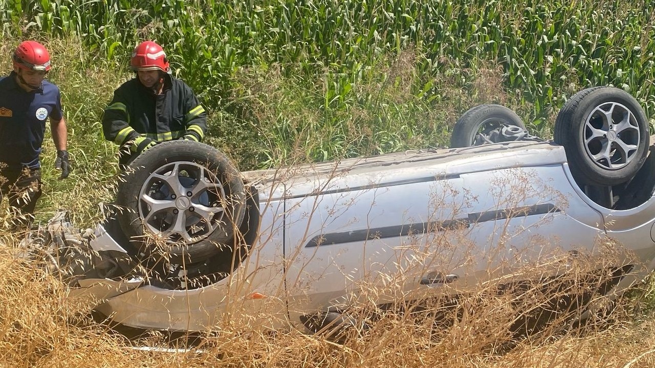 Amasya’da otomobil şarampole uçtu