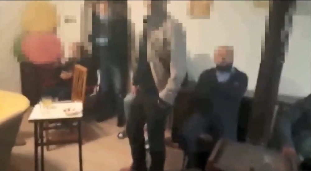 Amasya’da polisten kumarhaneye dönüştürülen eve baskın 