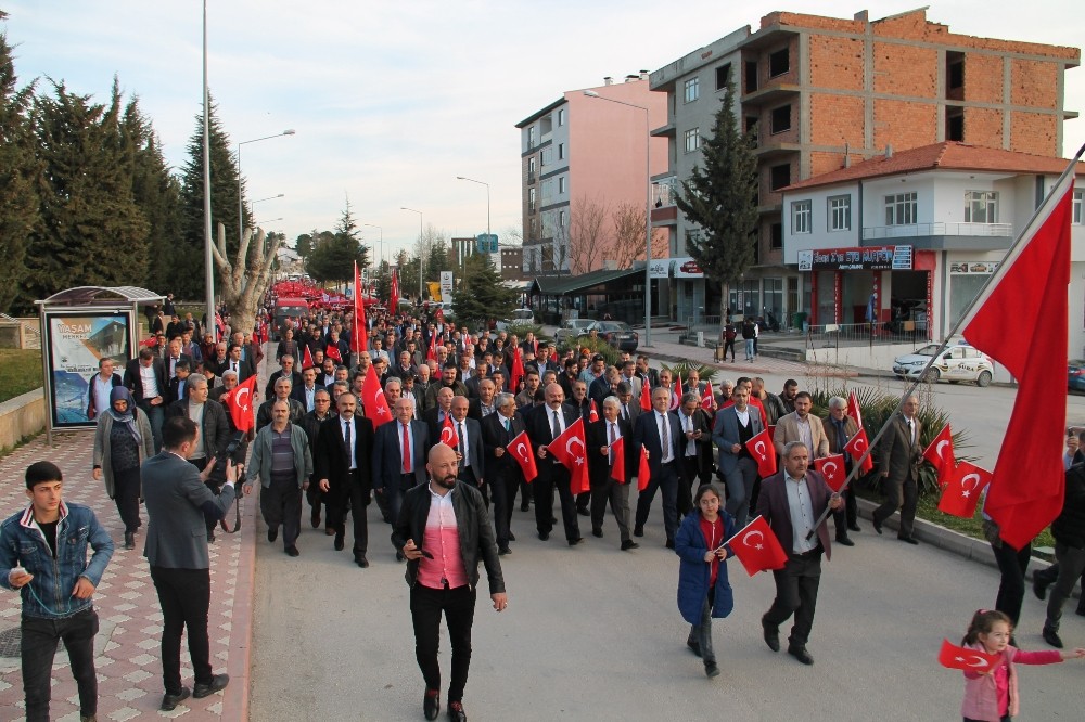 Amasya’da “Şehitlere Saygı, Kahraman Ordumuza Destek Yürüyüşü” 