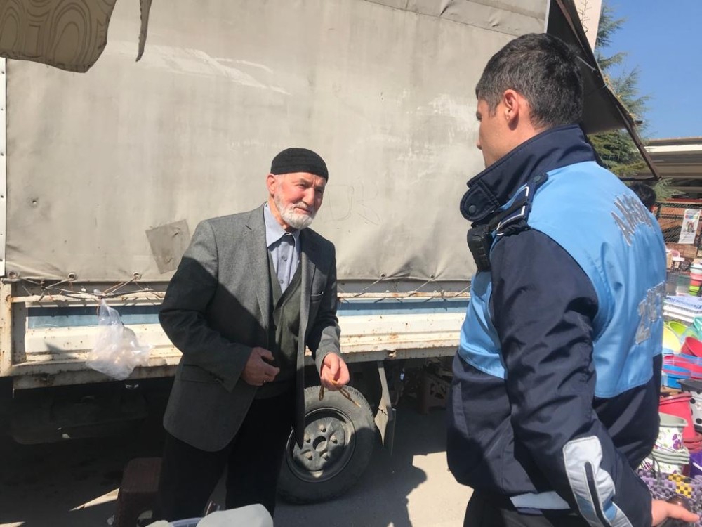 Amasya’da yasağa uymayan vatandaşları zabıtalar uyardı 