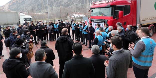 Amasya'dan Suriye'ye 3 tır yardım