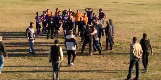 Amatör futbol maçında büyük gerginlik! Saha karıştı