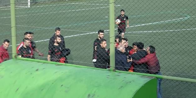 Amatör futbol maçında kavga