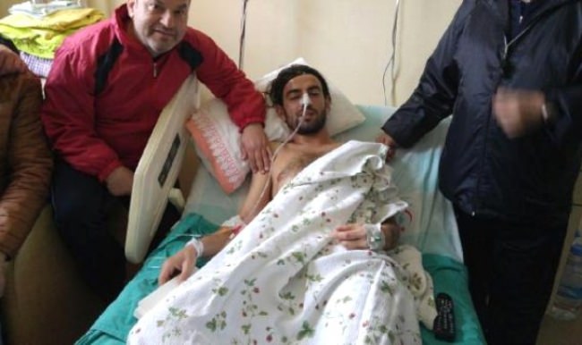 Amatör futbolcunun maçta midesi patladı