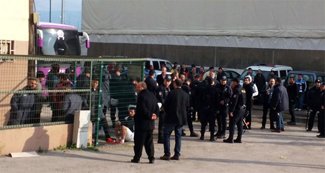 Amatör maçta taraftarlar birbirine girdi