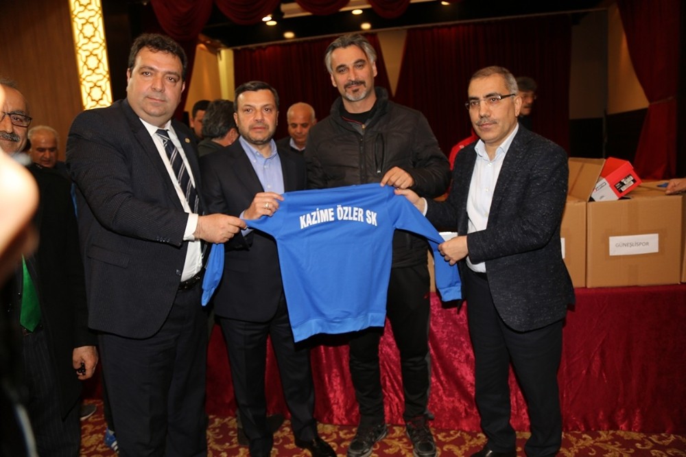 Amatör spor kulüplerine malzeme yardımı 