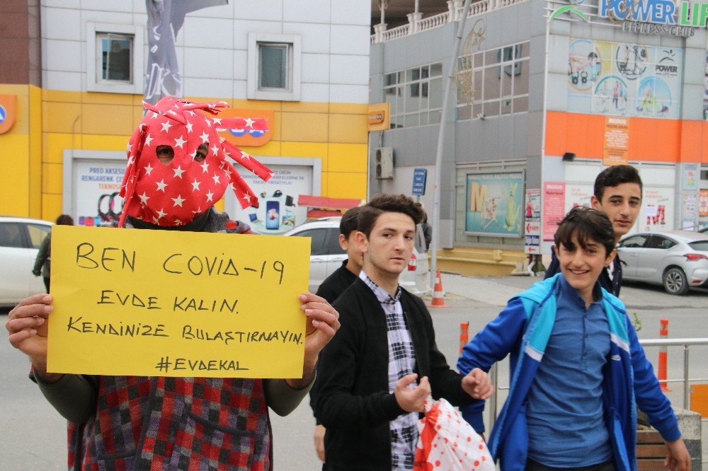 Amatör Tiyatrocu Dünya Tiyatrolar Gününde korona virüs oldu 