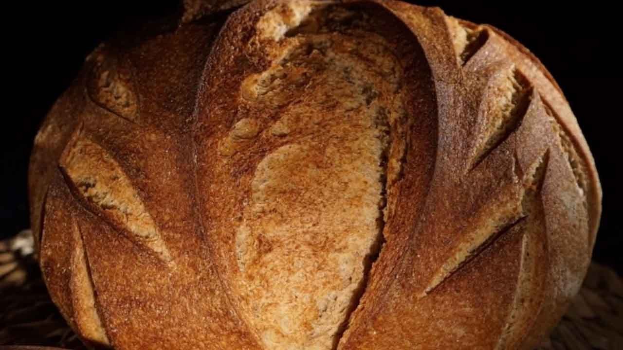 Ambalajdaki reklamlara kanmayın! Ekmek alırken o detaya dikkat etmeyen yandı!