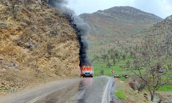  Ambulans ile beton mikseri çarpıştı
