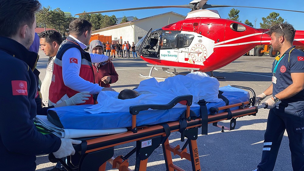 Ambulans helikopter bu kez 8 aylık bebek için havalandı