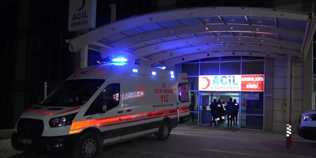 Ambulans ile ticari taksi çarpıştı: 4 yaralı