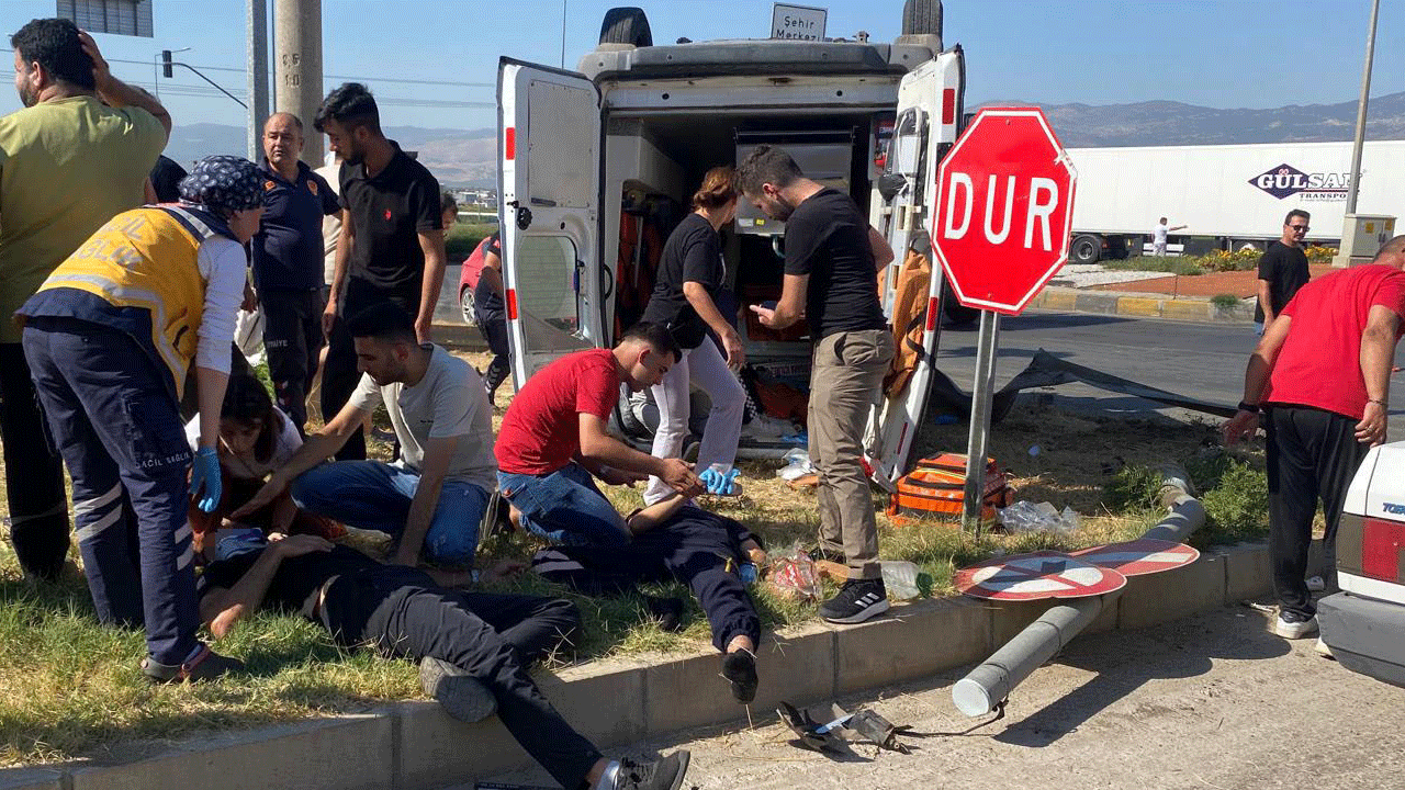 Ambulans kazasında 1 kişi hayatını kaybetti: 5’I sağlık çalışanı 6 kişinin tedavileri sürüyor