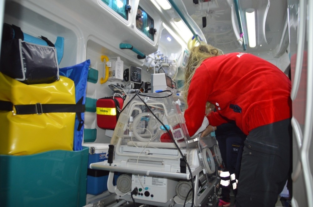 Ambulans uçak Ağrılı bebekler için havalandı 