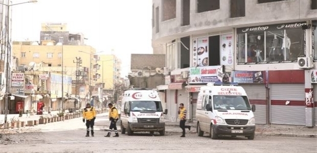 Ambulans yoluna mayın döşenmiş