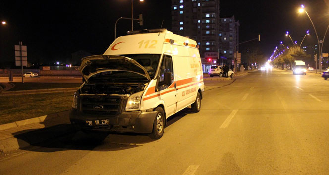 Ambulansla jeep çarpıştı: 1 yaralı