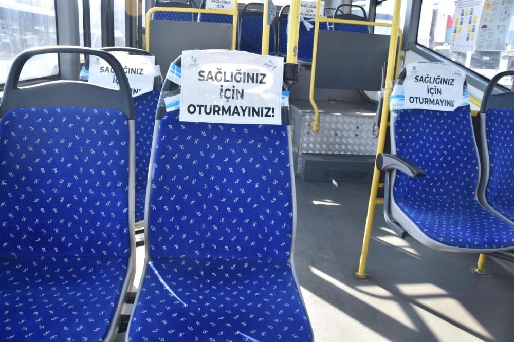 Ambulanslar her vaka sonrasında BAKOM’da dezenfekte ediliyor 